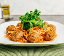Лингвини с нежными мясными шариками на пару