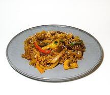 Лапша по-китайски с говядиной