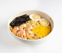 Сырный рамен с креветками