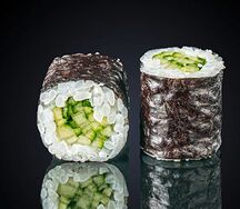 Мини ролл с огурцом