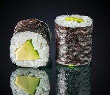 Мини ролл с авокадо