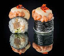 Запеченный ролл с лососем