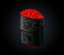 Гункан с икрой масаго