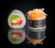 Запеченный ролл Цезарь