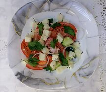 Салат с имеретинским сыром