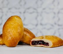 Пирожок с яблоком