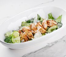 Салат с фермерским цыпленком