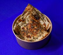Сырно чесночный наан