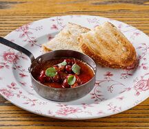 Паштет крем-брюле из куриной печени с крыжовенным конфитюром