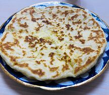Лепёшка с сыром на сковороде