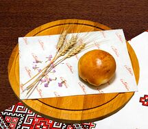 Пампушка пшеничная с чесноком