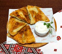 Плацинда с картофелем, брынзой и зеленью