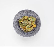 Брокколи-фри с ореховым соусом