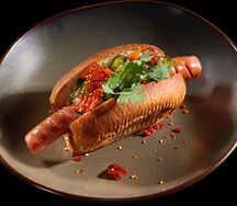 Хот-дог с огурцами кукси