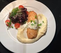 Котлета Де-Воляй с картофельным пюре