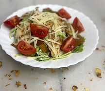 Салат Цезарь с курицей