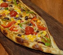Лодочка с овощами и сыром