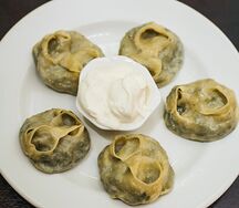 Манты с шпинатом