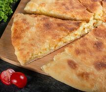 Осетинский пирог с картофелем и сыром