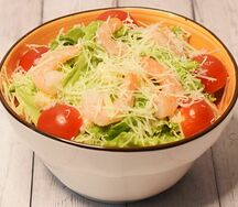 Салат Цезарь с креветками