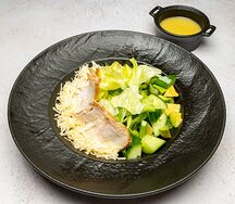 Зелёный салат с курицей