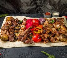 Ассорти из шашлыков на 7-8 персон