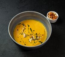 Пряный тыквенный крем-суп с креветкой