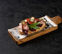 Брускетта с ростбифом