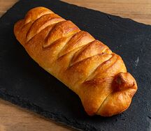 Пирожок с вареной сгущенкой