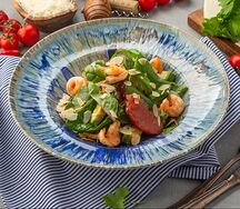 Салат с креветками, шпинатом и грейпфрутом