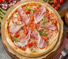 Пицца Мясной Микс с домашней ветчиной 23 см