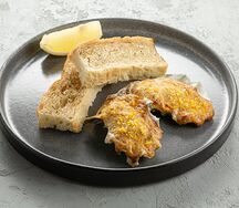 Запеченная импортная устрица под трюфельным соусом