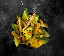 Свиные ушки с огурцами