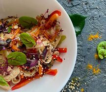 Кантонский Wok с цыплёнком и лапшой рамен