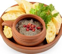 Икра грибная с хлебом пури