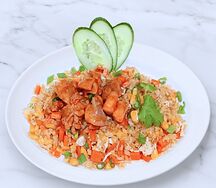 Ком Ранг Га Вьетнамский жареный рис с курицей 