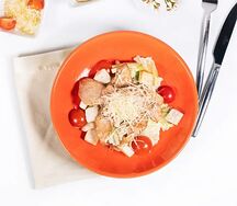Салат Цезарь с креветками