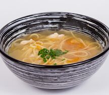 Куриный суп с лапшой