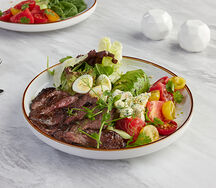 Боул с овощами и кунжутным соусом