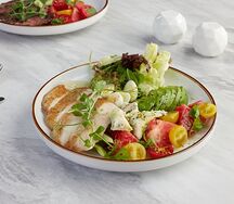 Куриный Боул с овощами и фирменным кунжутным соусом