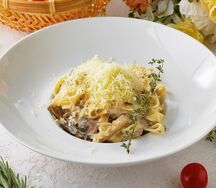 Паста с курицей и грибами