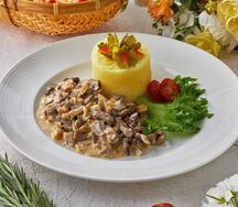 Бефстроганов из говядины с пюре
