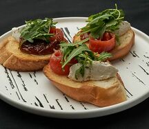 Bruschetta con salmonе