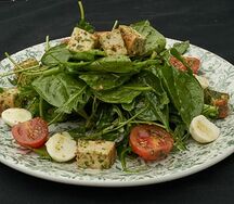 Insalata mozzarella con pollo