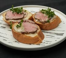 Bruschetta roastbeef