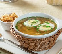 Куриный Бульон с лапшой и яйцом