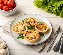 Корзиночка с языком и грибами