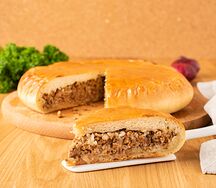 Пирог с мясом и луком