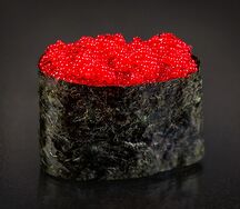 Суши с икрой масаго