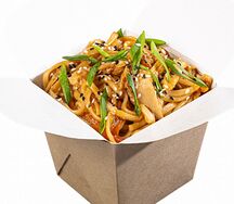 Удон с курицей и овощами